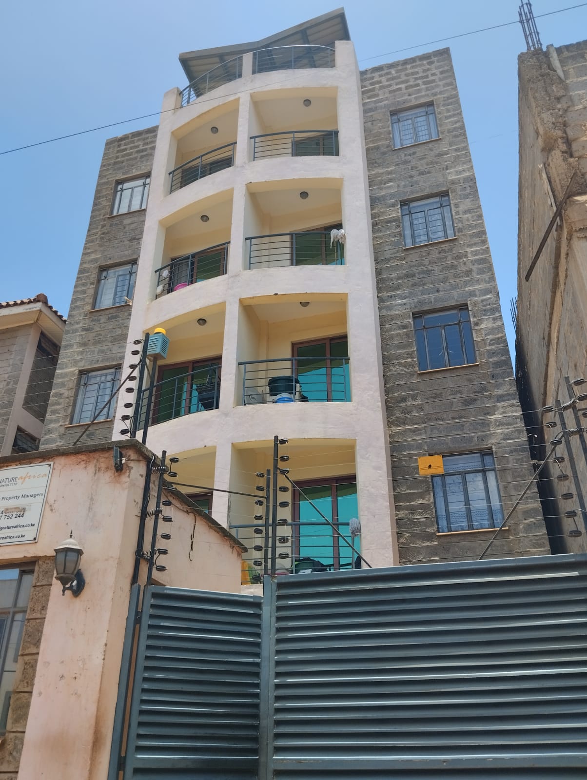 IDEAL 1 BEDROOM APARTMENT FOR SALE IN LANGATA